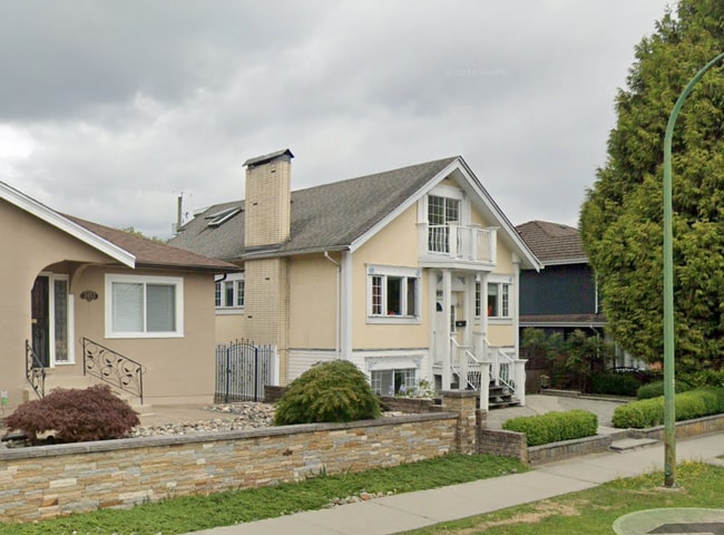 3955 Pandora St in Burnaby, BC - Building Photo - Building Photo