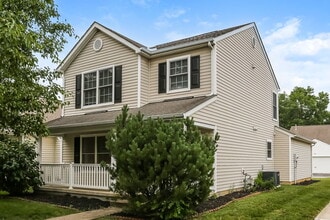 8736 Arrowtip Ln in Lewis Center, OH - Building Photo - Building Photo