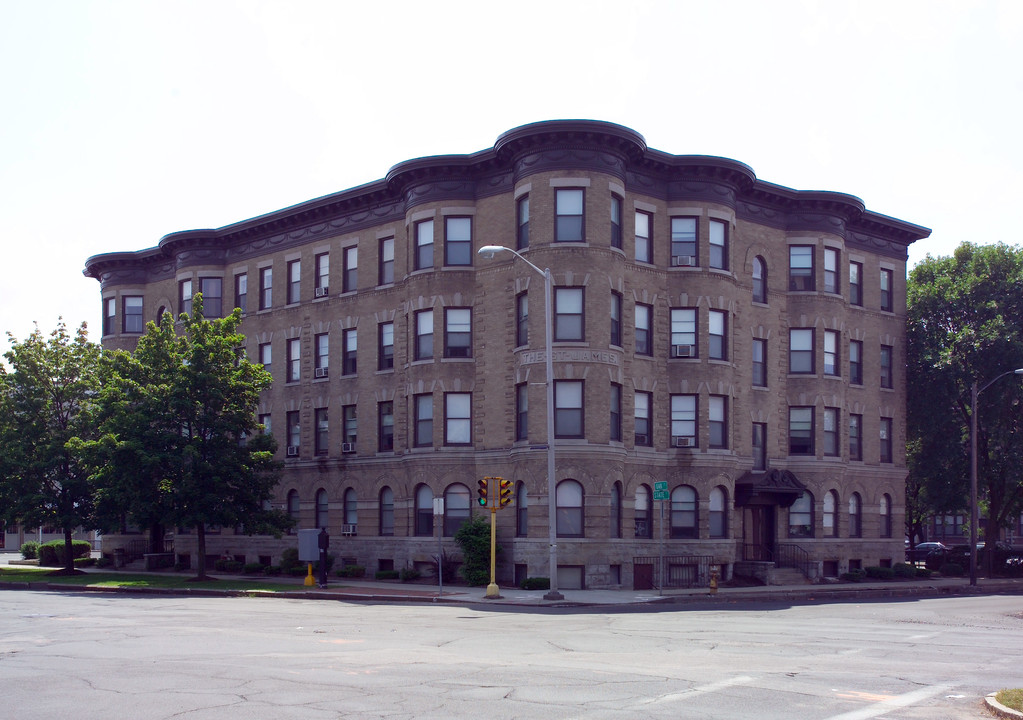 573 State St in Springfield, MA - Foto de edificio