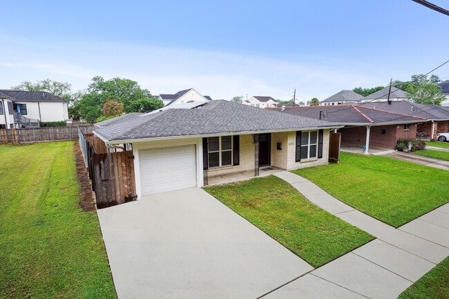 6752 Fleur De Lis Dr in New Orleans, LA - Building Photo - Building Photo