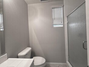 28037 River Trail Ln in Santa Clarita, CA - Building Photo - Building Photo