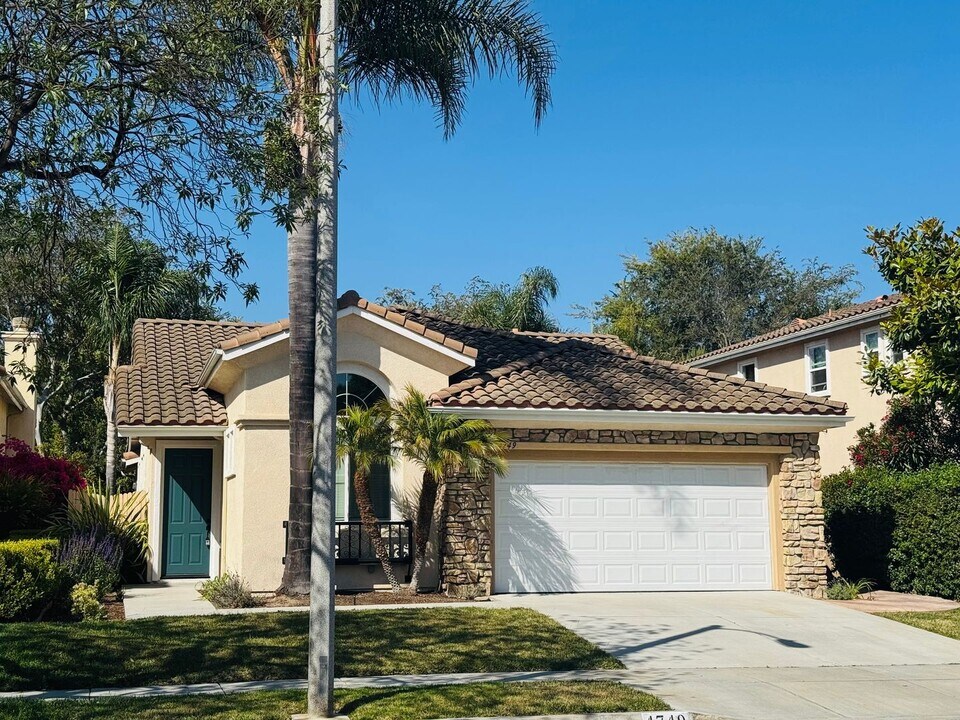 4749 Calle Descanso in Camarillo, CA - Building Photo