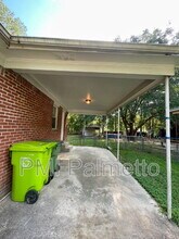 216 Saddlefield Rd in Columbia, SC - Foto de edificio - Building Photo