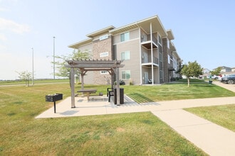 Timber Creek Apartment Homes in Fargo, ND - Foto de edificio - Building Photo