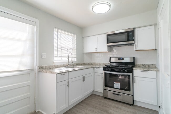 property at 124 Yorke St