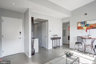 2422 17th St NW in Washington, DC - Building Photo