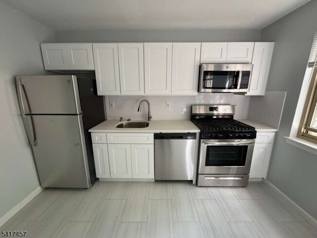 48 Southgate Rd in New Providence, NJ - Building Photo - Building Photo