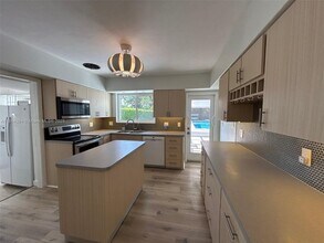2707 Monroe St in Hollywood, FL - Building Photo - Building Photo