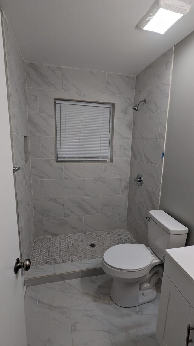 6832 Woodstream Dr in Charlotte, NC - Building Photo - Building Photo