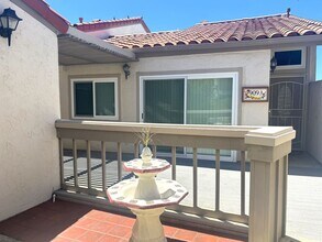 909 Caminito Madrigal in Carlsbad, CA - Building Photo - Building Photo