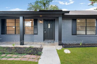 4407 Bikini Dr in San Antonio, TX - Building Photo - Building Photo