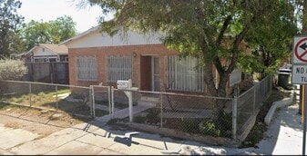 320 Vidaurri Ave in Laredo, TX - Building Photo