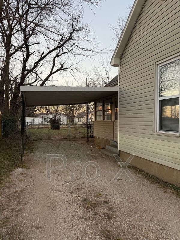 820 N Indiana Ave in Joplin, MO - Building Photo - Building Photo