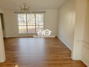 4935 Tanners Spring Dr in Alpharetta, GA - Foto de edificio - Building Photo