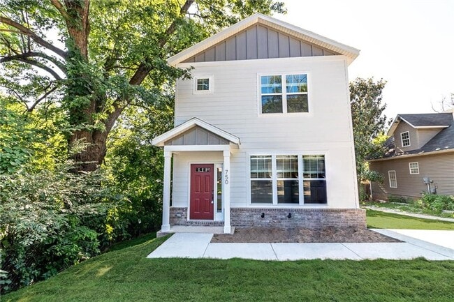 property at 395 S Hog Head Aly