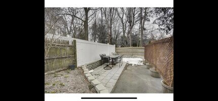 11 Whitney St in Brookline, MA - Building Photo - Building Photo