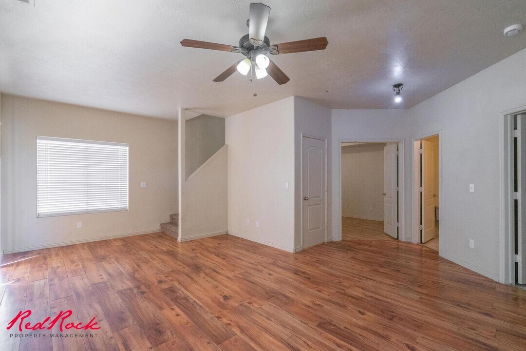 2056 E Middleton Dr in Saint George, UT - Building Photo