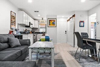 1019 SE 40th St in Cape Coral, FL - Building Photo - Building Photo