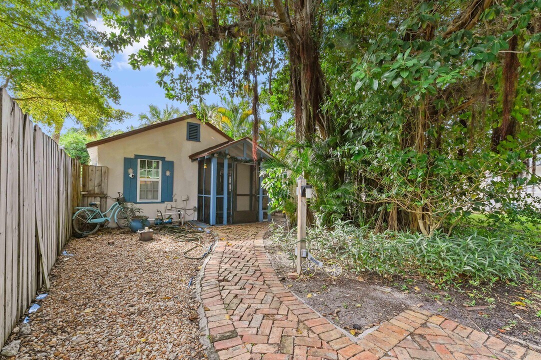 424 51st St in West Palm Beach, FL - Building Photo