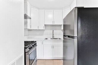 1826 Cerritos Ave, Unit A in Long Beach, CA - Foto de edificio - Building Photo