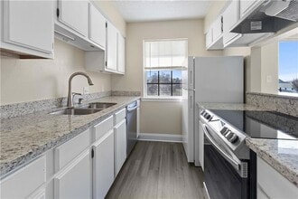 4800 Pontchartrain Dr, Unit 13 in Slidell, LA - Foto de edificio - Building Photo