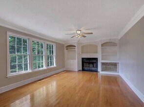 6963 Whispering Oaks Ct in Stone Mountain, GA - Building Photo - Building Photo