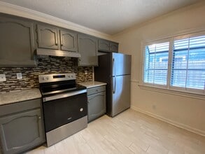 7026 Spring Leaf in San Antonio, TX - Building Photo - Building Photo