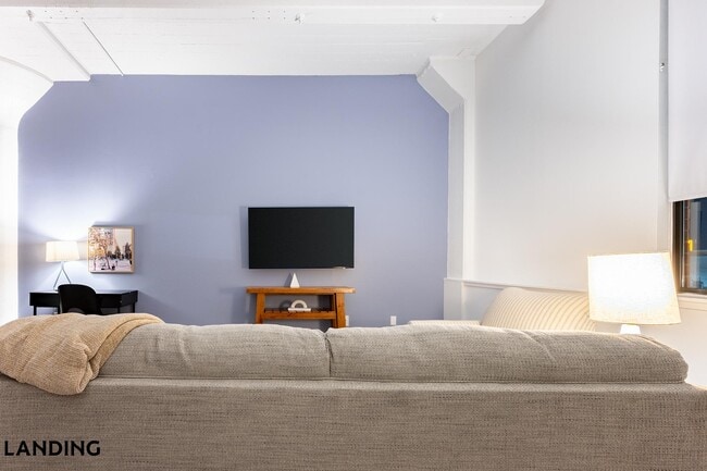 45 Willow St, Unit 305 in Springfield, MA - Building Photo - Building Photo