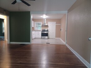 162 Fairburn Rd SW in Atlanta, GA - Building Photo - Building Photo