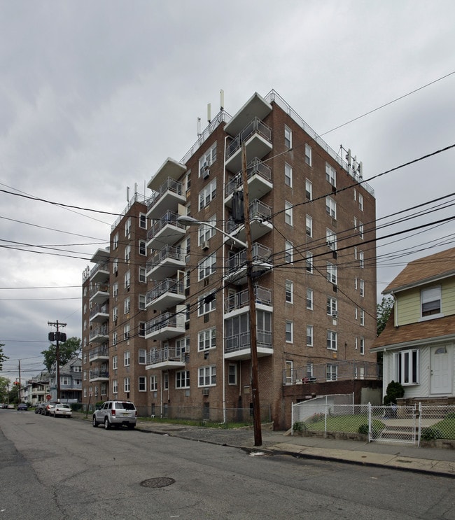 486-490 Park Ave in Paterson, NJ - Foto de edificio - Building Photo
