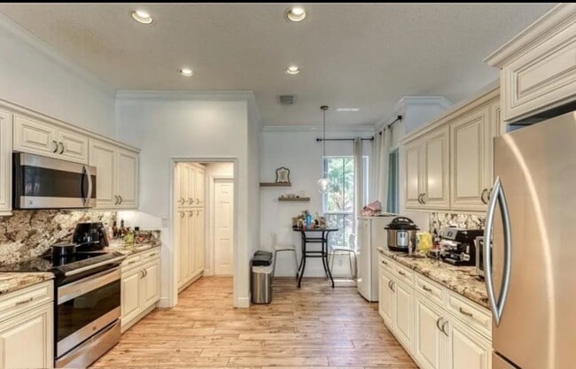 5333 SW 34th Ave in Fort Lauderdale, FL - Building Photo - Building Photo