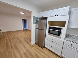 631 NE 72nd Terrace in Miami, FL - Building Photo