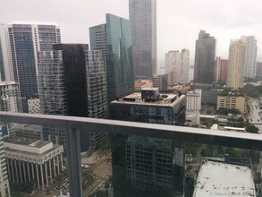 1050 Brickell Ave in Miami, FL - Building Photo - Building Photo