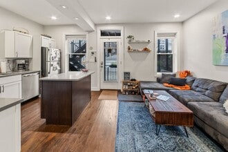 856 N Hermitage Ave in Chicago, IL - Foto de edificio - Building Photo