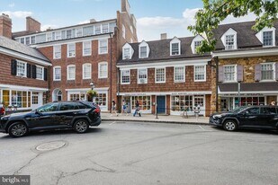 31 Palmer Square W, Unit A in Princeton, NJ - Building Photo