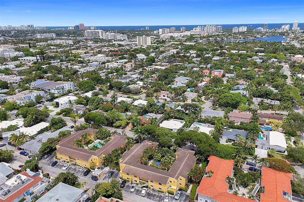 729 NE 16th Ave, Unit 729D in Fort Lauderdale, FL - Building Photo