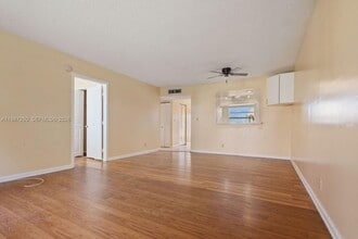 7664 NW 18th St in Margate, FL - Building Photo - Building Photo