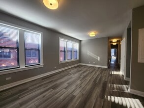 3939 N Janssen Ave, Unit 3 in Chicago, IL - Building Photo - Building Photo