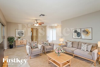 1802 Ridgecrest St in Lehigh Acres, FL - Foto de edificio - Building Photo