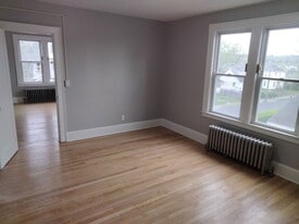 76 Kibbe St in Hartford, CT - Building Photo