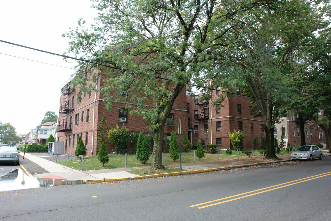 742 Jersey Ave in Elizabeth, NJ - Foto de edificio