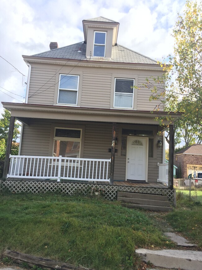 43 Oakwood Rd Rentals in Pittsburgh, PA