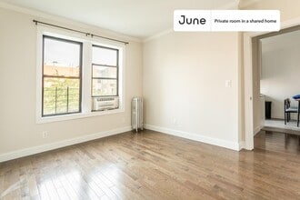 Private bedroom in 4 bed/1 bath Home in New York, NY - Building Photo - Building Photo