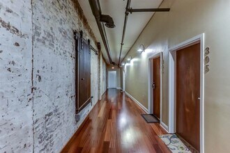 92 S Main St-Unit -304 in Memphis, TN - Building Photo - Building Photo