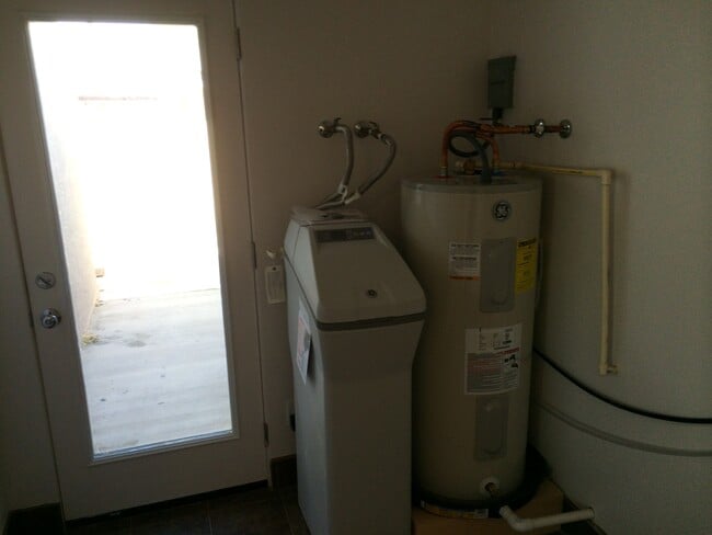 1307 W 7th St in Roswell, NM - Building Photo - Building Photo