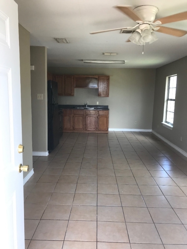 1920 Frees St in Laredo, TX - Building Photo - Building Photo