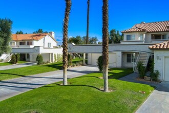 270 Vista Royale Cir E in Palm Desert, CA - Building Photo - Building Photo