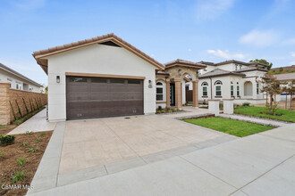 339 Toyon Ct in Thousand Oaks, CA - Foto de edificio - Building Photo