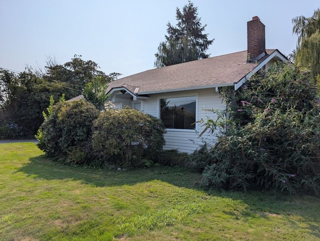 1637 Cleveland Ave in Mount Vernon, WA - Building Photo - Building Photo