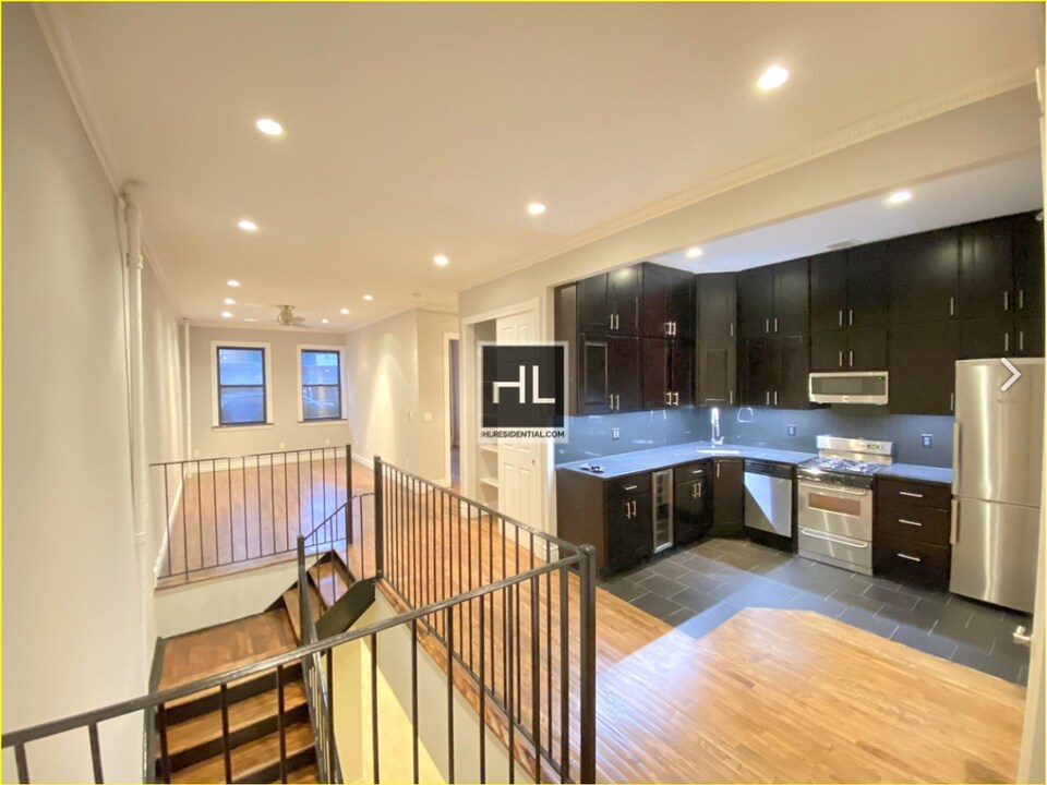 West 52nd Street in New York, NY - Building Photo